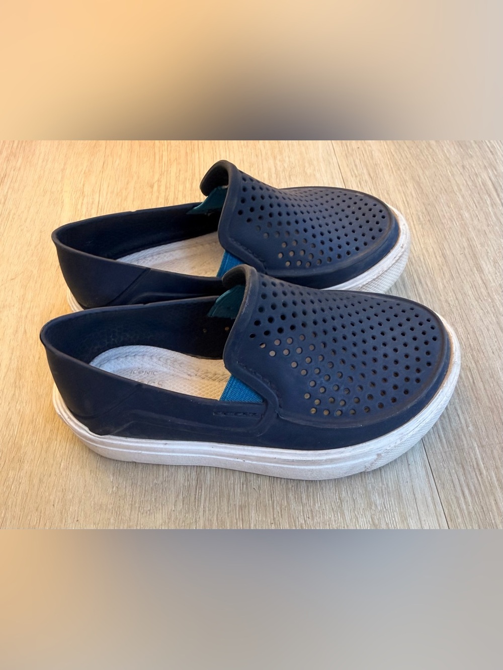 Kids Navy crocs Slip-On Perforated Casual Shoes toddler size 6